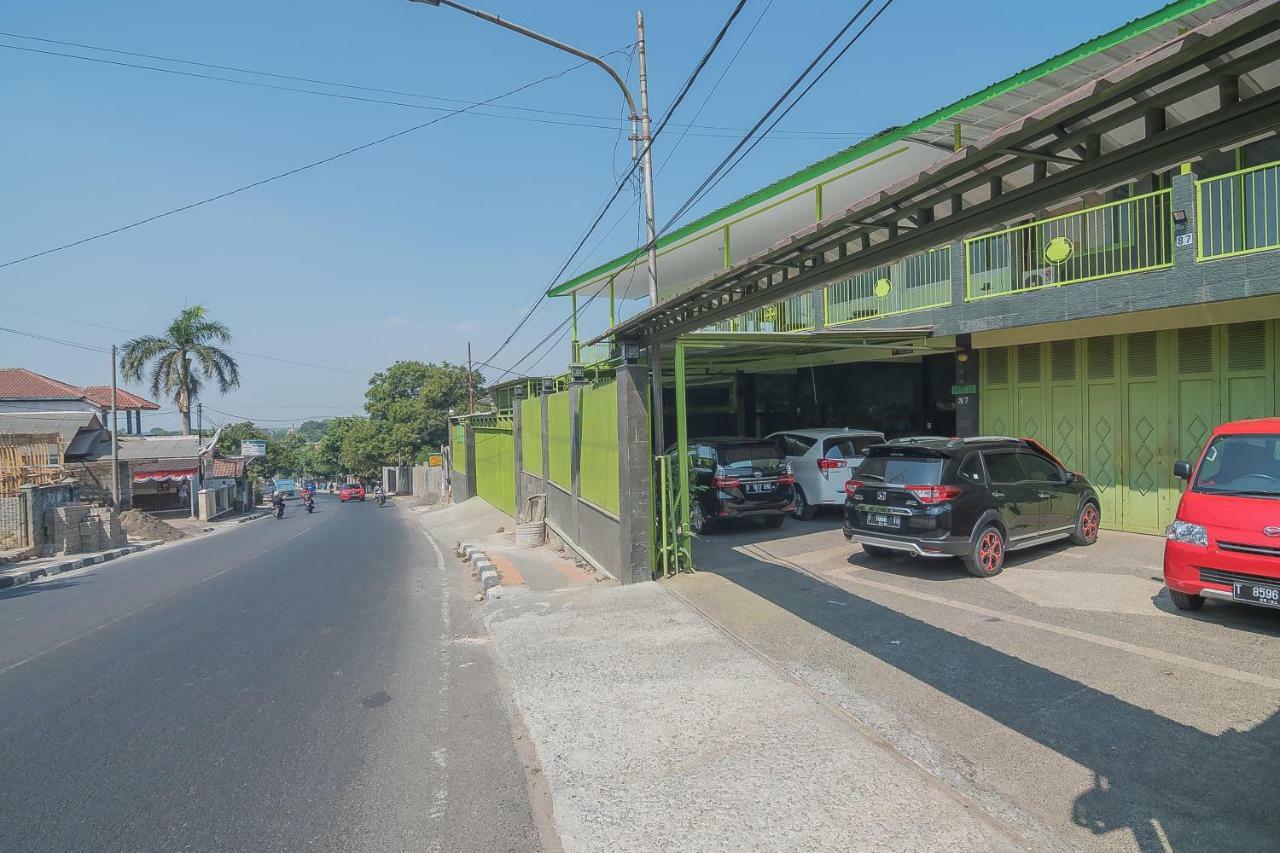 Reddoorz Syariah Near Museum Wisma Karya Subang Zewnętrze zdjęcie