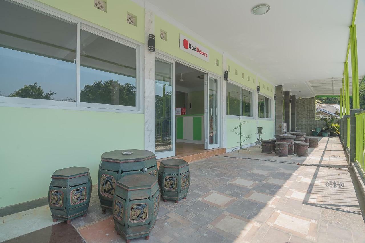 Reddoorz Syariah Near Museum Wisma Karya Subang Zewnętrze zdjęcie